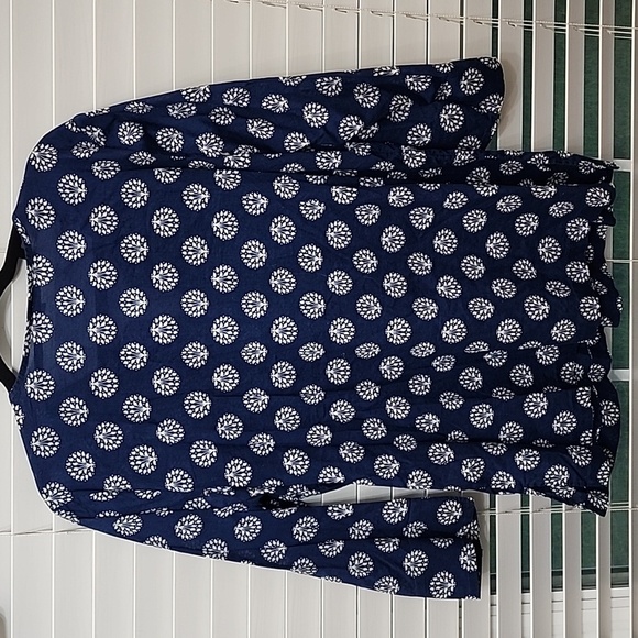 Talbots Blue & White Embroidered Lightweight Floral Blouse Size XL - Picture 6 of 8